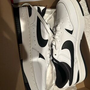 Nike gamma force shoes casual sneakers like new used size 8.5 woman